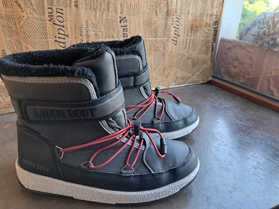 дамски ботуши,зимни обувки,боти,апрески,Moon Boot номер37