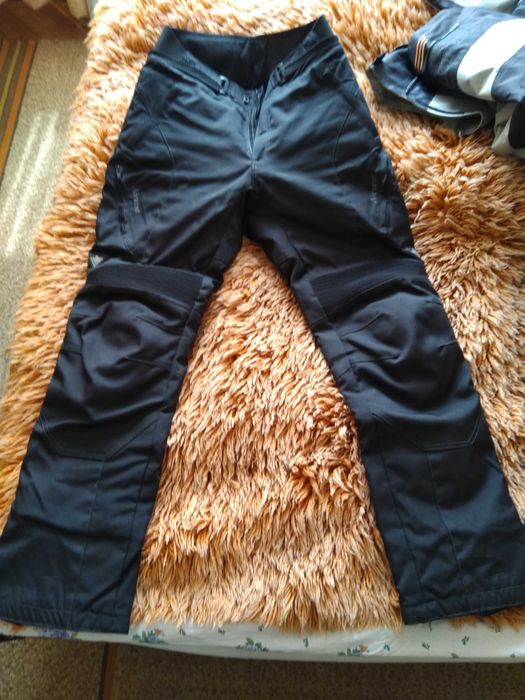 Каска Shark, мото панталон 2, яке 3, ръкавици,колан, дъждобран, чанта.