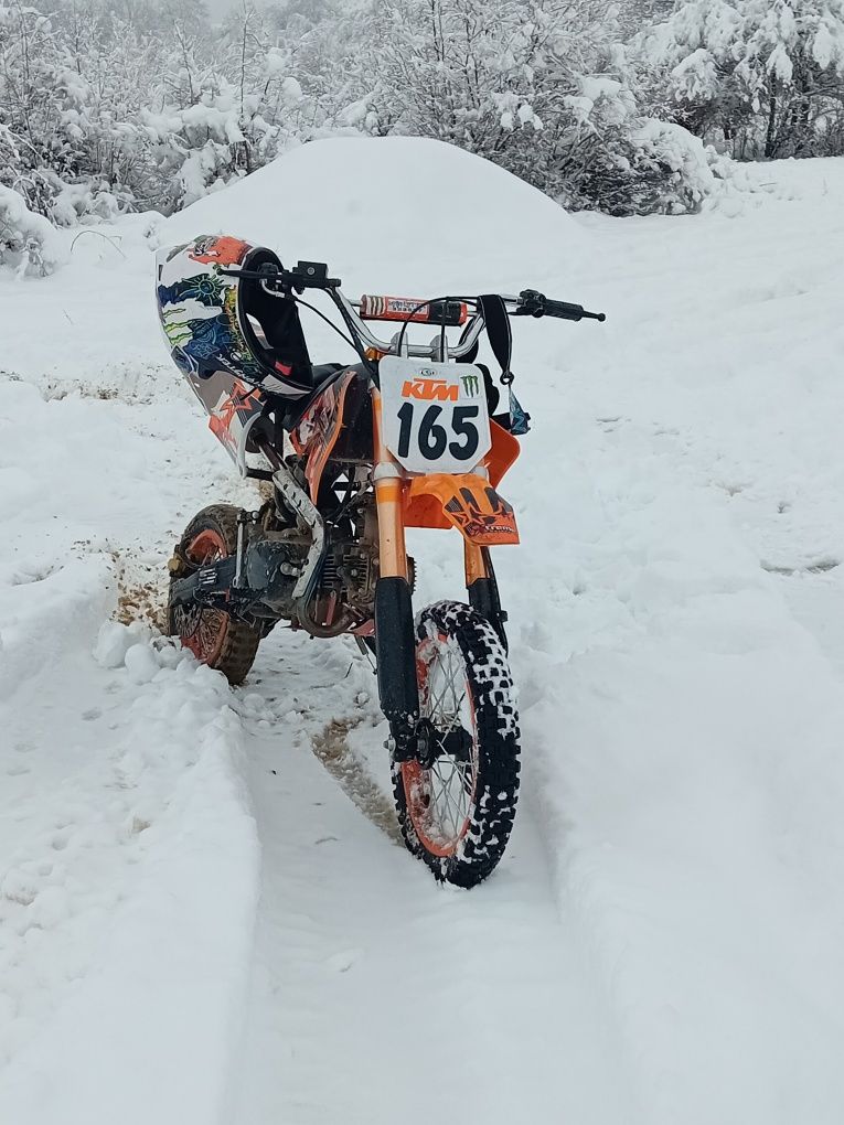 Продавам кросов мотор 125кубика