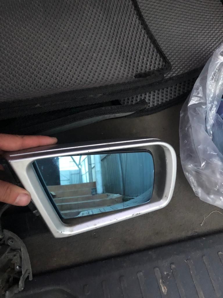 Продажа зеркал на автомашину мерседес W210