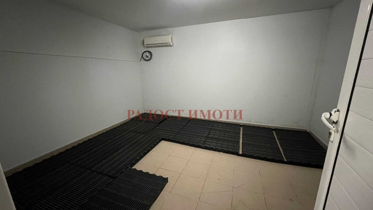 Продава се Промишлена сграда в Чирпан - 7500 кв.м за 31 €/кв.м - Снимка #10