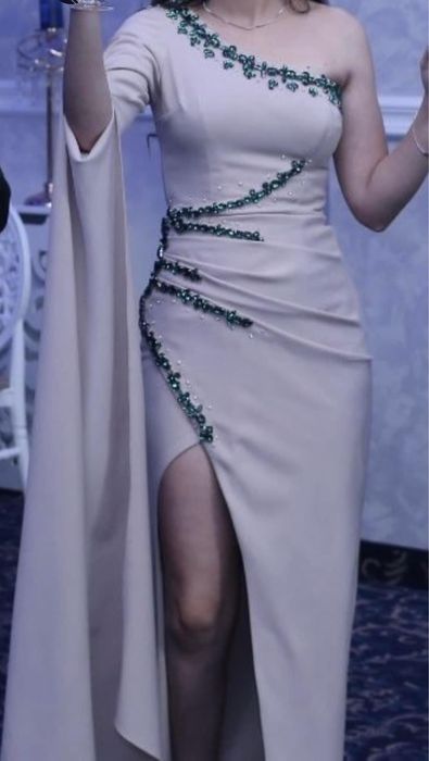 Rochie bej cu pietre