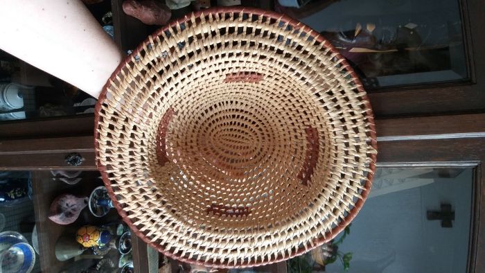 Pălărie de soare crem/gălbui cu insertii maron, mărime universală.