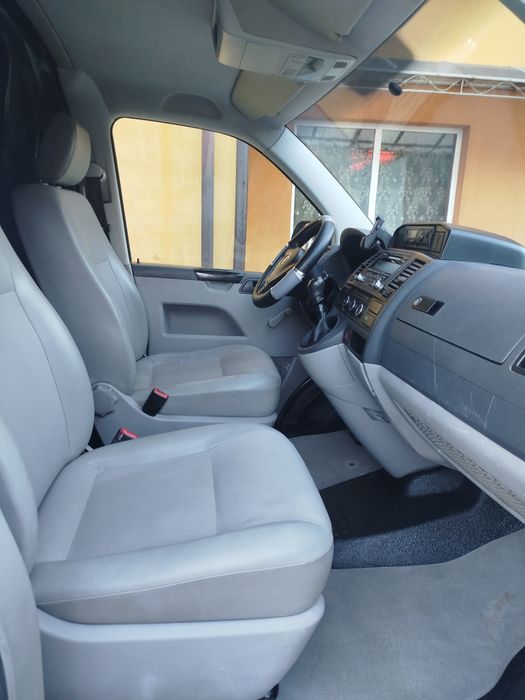 Vw T5 facelift 2014 2.0 TDI 140 cp climă varianta lungă import Germani