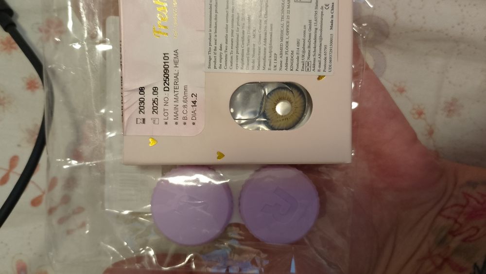 Lentile de contact verzi superbe 0 dioptrii plus suport cadou