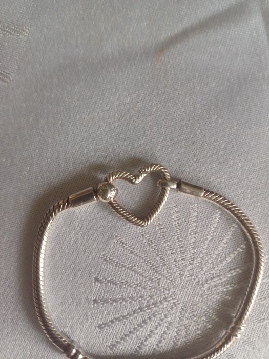 Сребърна гривна Pandora и детска гривна Pandora