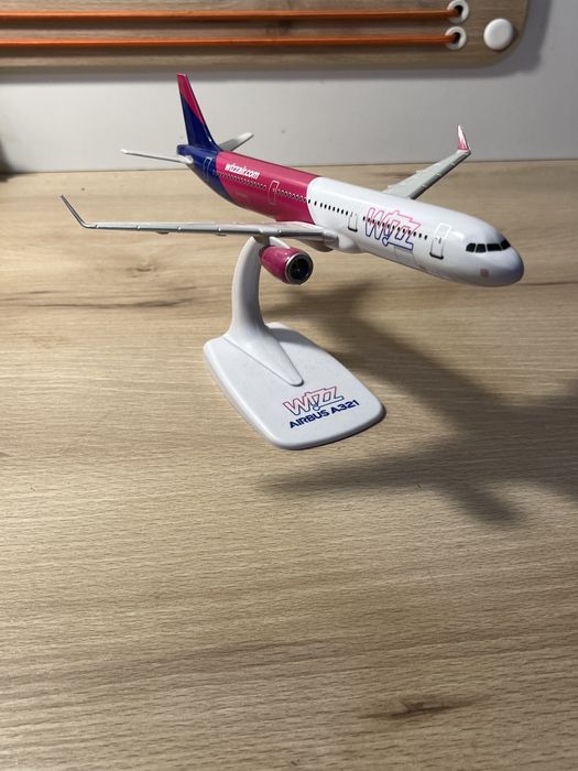 Самолетче Wizz air airbus a321