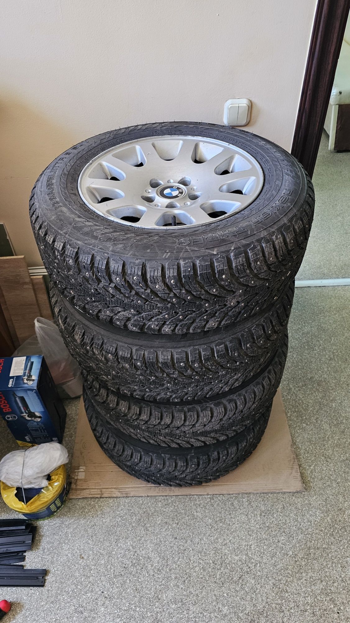 Nokian Hakkapeliitta 9 с дисками бмв