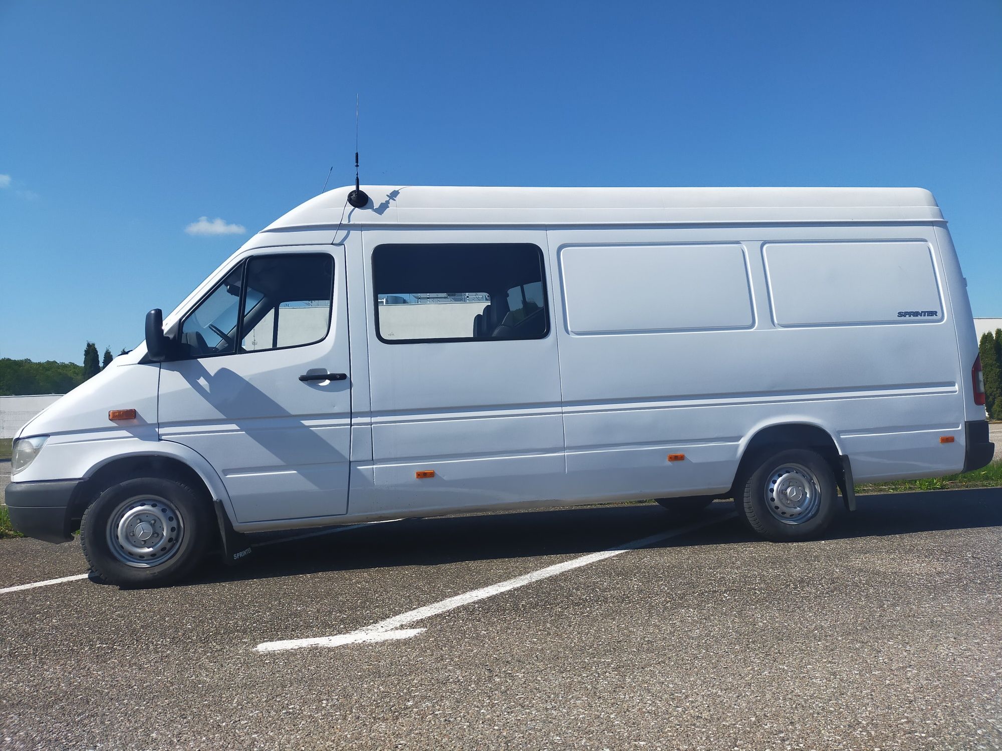 Vând Mercedes Sprinter 311 CDI 6 locuri si marfa