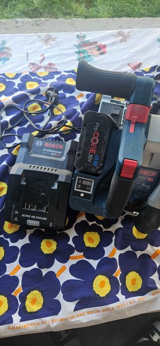 se vinde circular bosch  gkt18v-52gc an 2021 cu acumulator 5,5