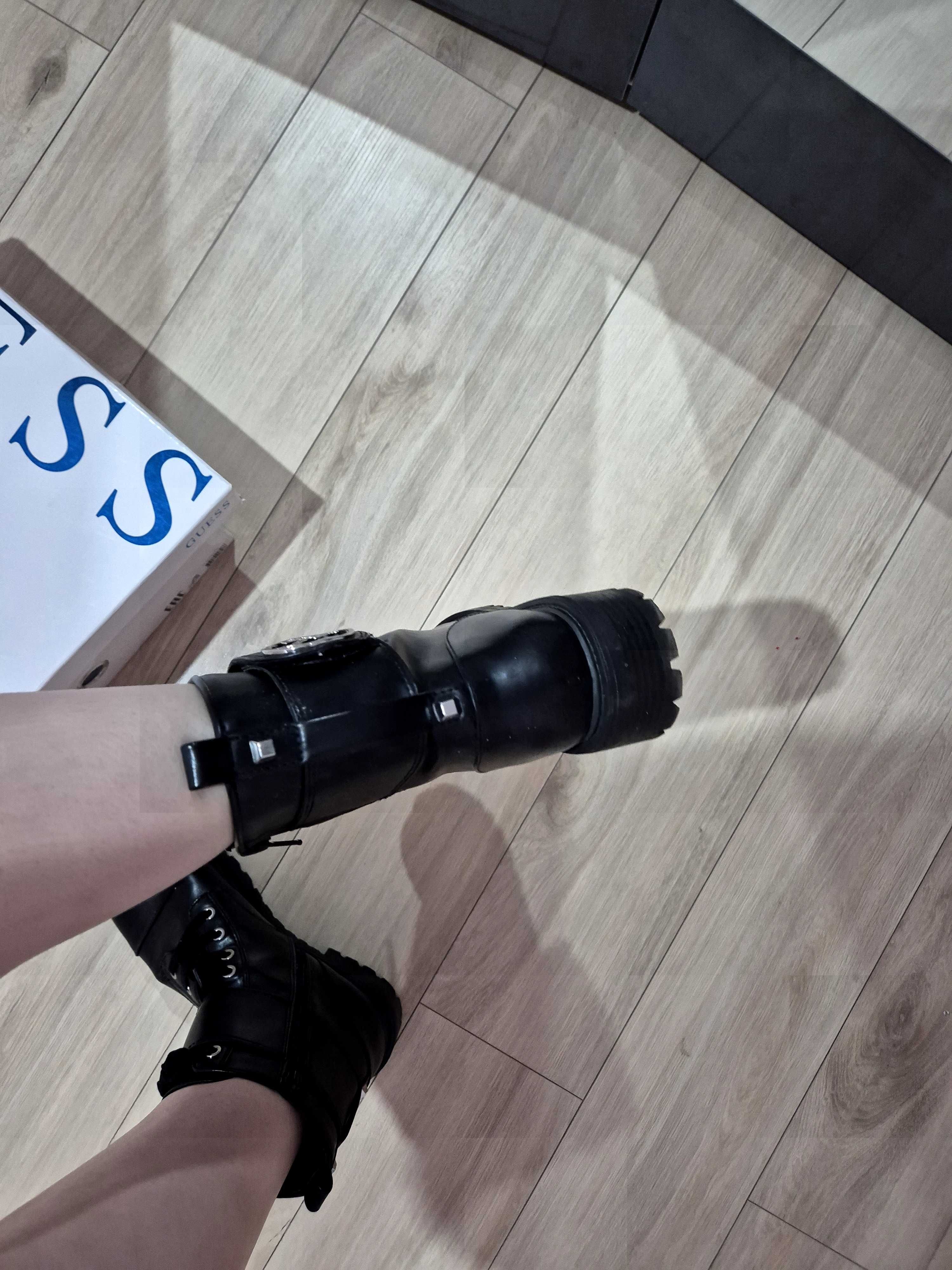 Дамски боти Guess
