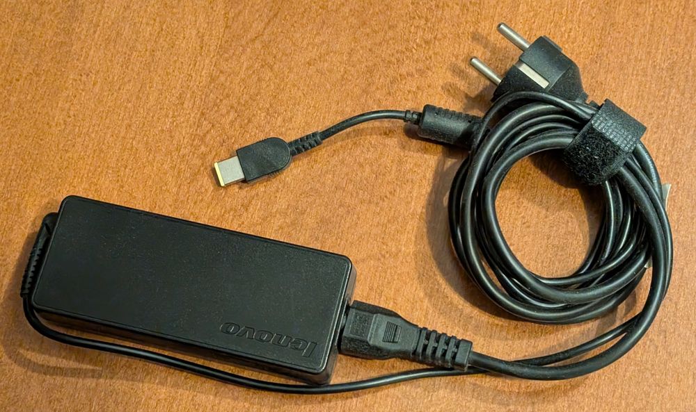 Lenovo ThinkCentre M700 Tiny компютър