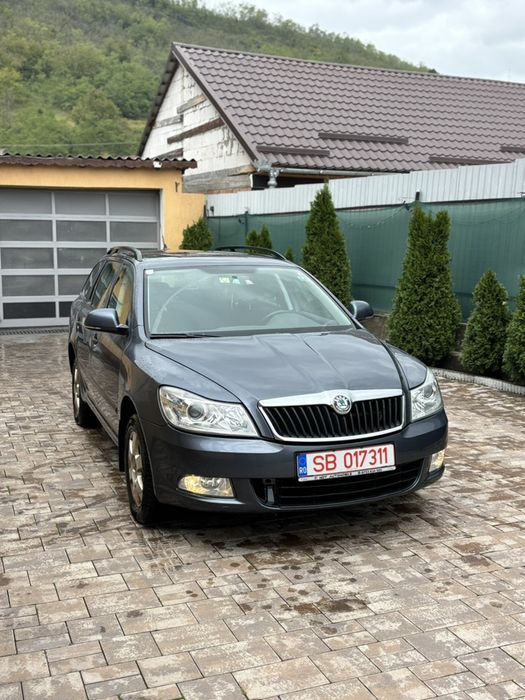 Vând Skoda Octavia.