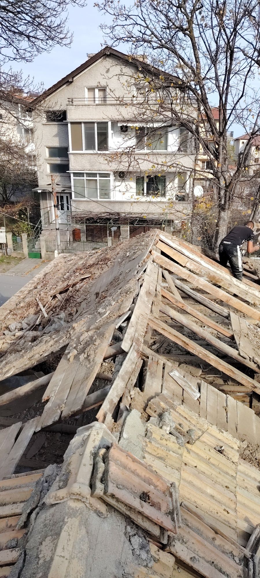 Ремонт на покриви Карлово