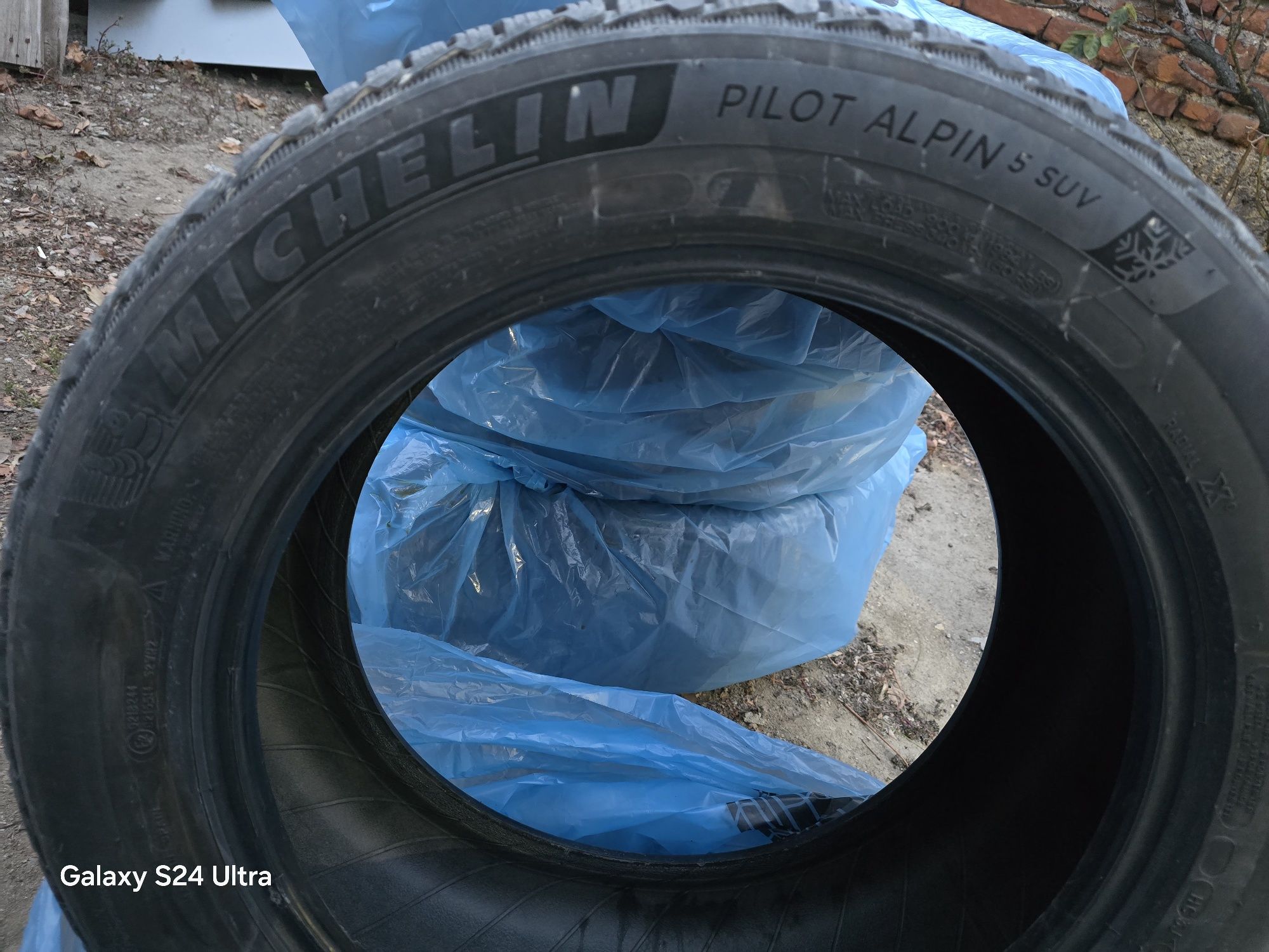 Зимни гуми Michelin 235/55/18 година 2021