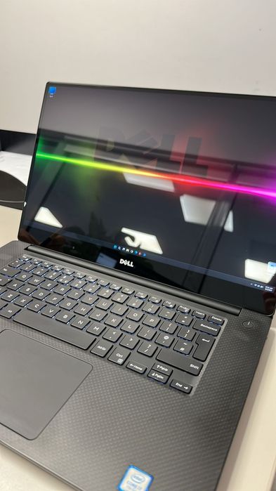 Laptop Dell XPS 15 9560