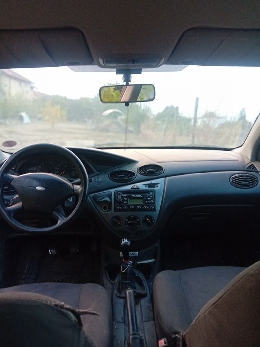 Vând Ford focus an 2002
