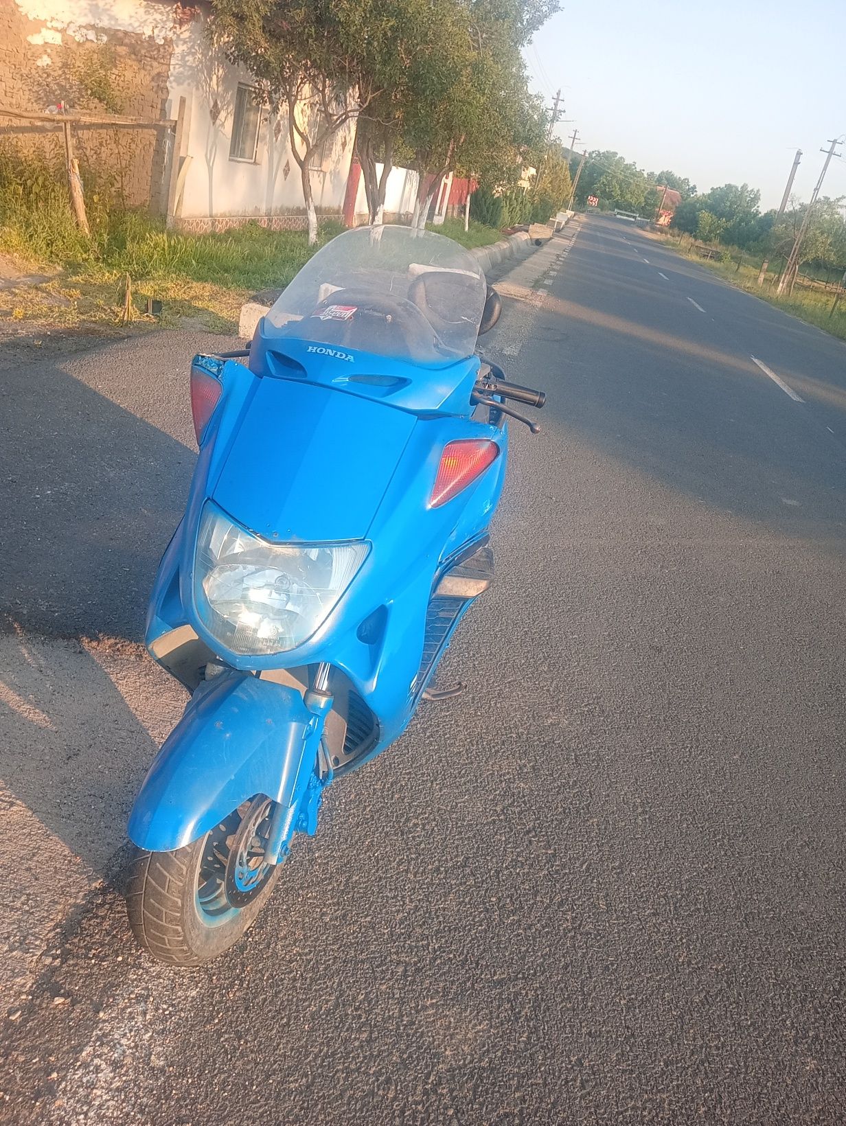 Vând sau schimb honda de 150cc