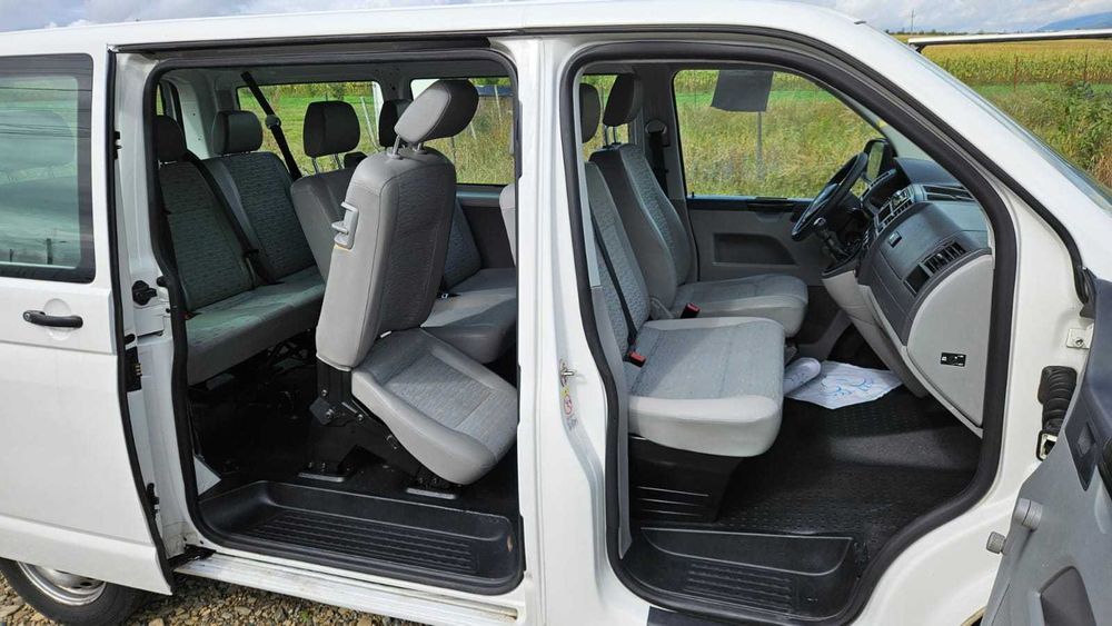 Volkswagen Transporter 5 2.0 TDI 2010 8+1 locuri