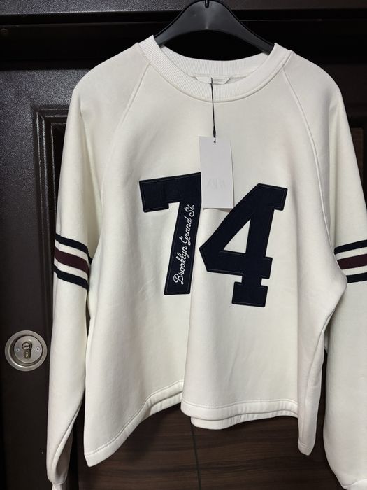 Дамски НОВ Zara М-размер суитшърт (блузон )