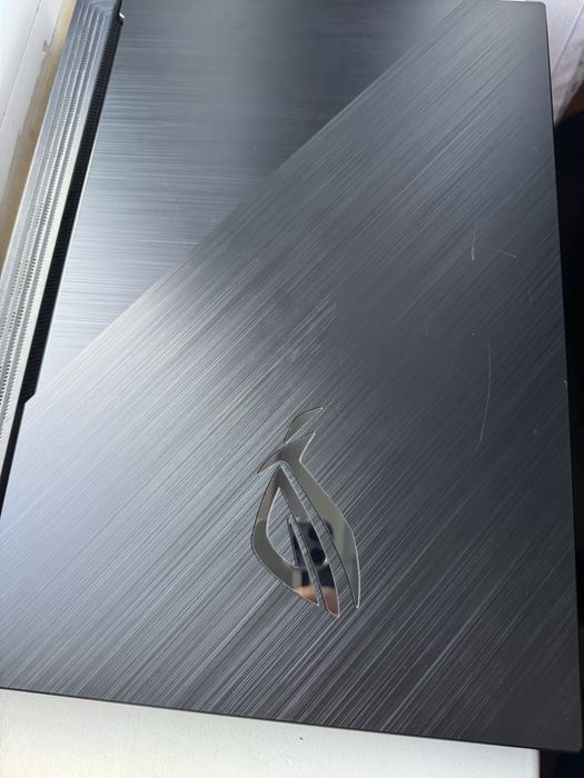 Laptop Gaming ASUS ROG STRIX / Schimb cu pc + dif din partea mea