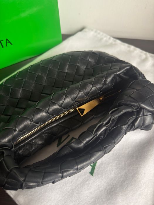 Bottega Veneta Jodie черна чанта от естествена кожа