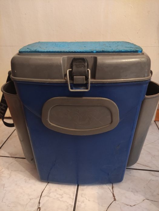 Ящик металлический для зимней рыбалки.