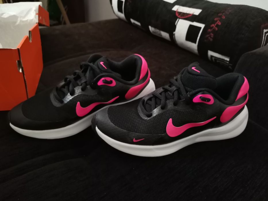Дамски маратонки Nike