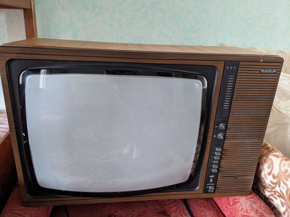 Televizor retro vintage Telecolor 4507