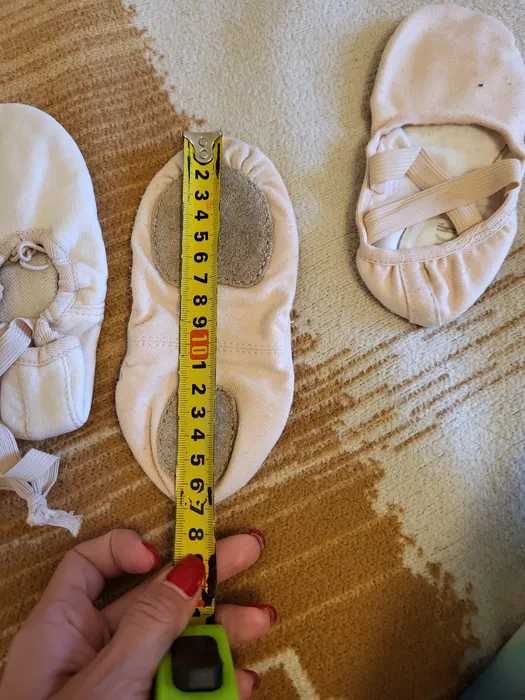 Cipici demi poante/flexibili de dans, balet-ambele perechi 30 lei