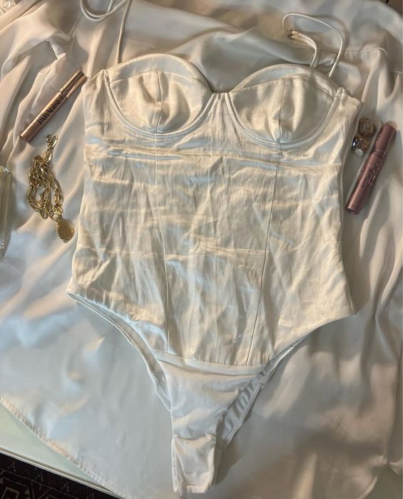 Продам  белый боди из Zara