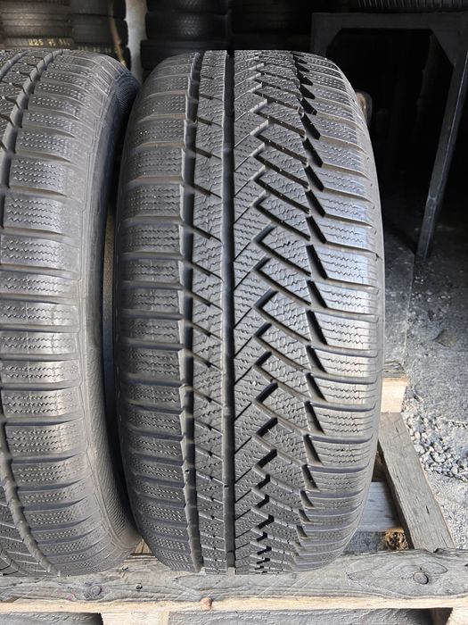 2 anvelope iarna ca NOI , 235/55/17 , Continental , 8 mm