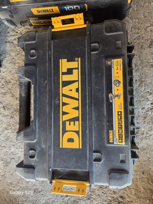 Куфар инструменти DEWALT