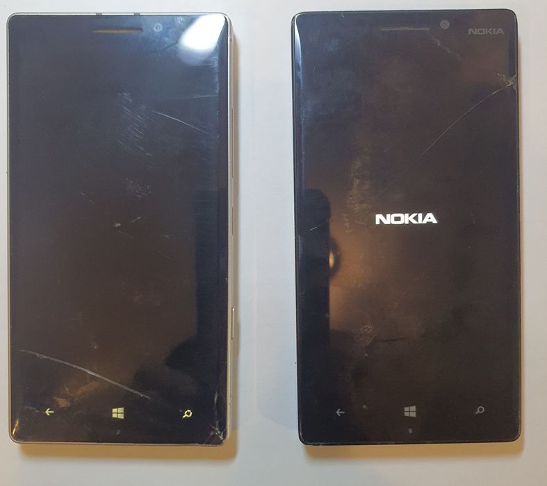 Nokia Lumia 930,2 buc,pt reparat sau piese!