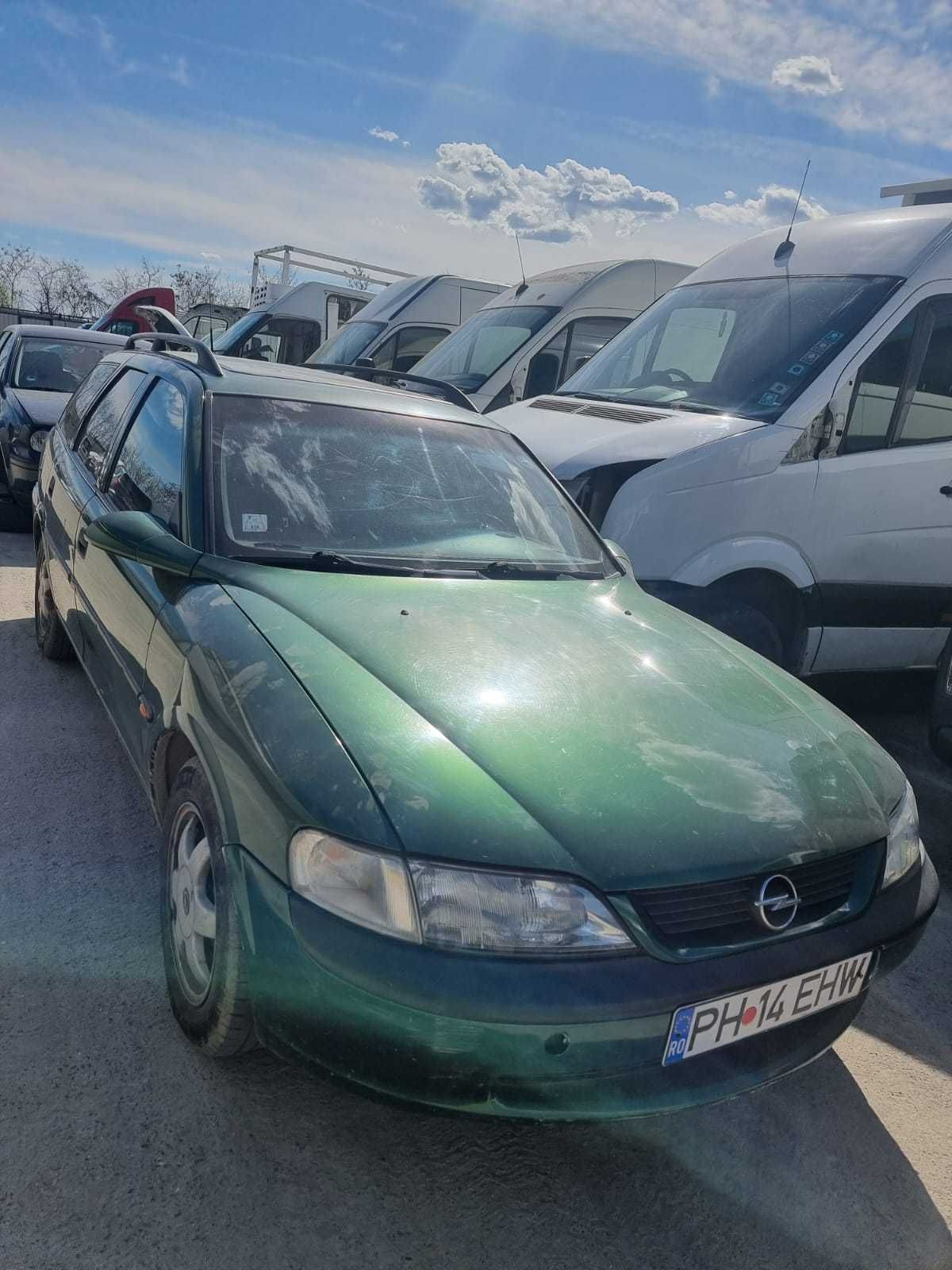 Dezmembrez Opel Vectra B Caravan, 1997, Benzina