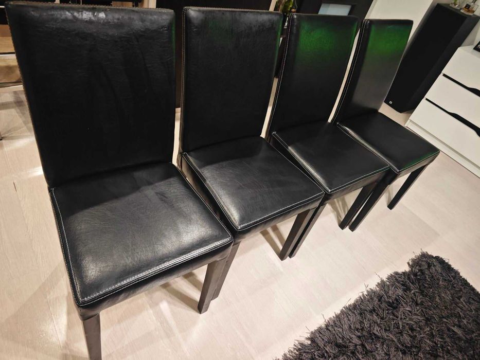 Ъглов разтегателен диван и 4 кожени стола