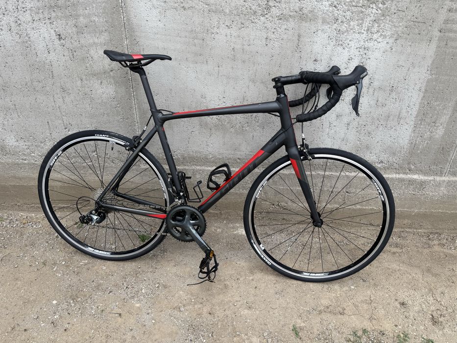 Giant cursuiera tiagra