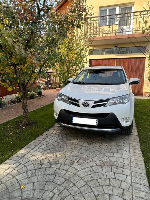 Vand Toyota RAV 4 intr-o stare impecabila. 4X4.