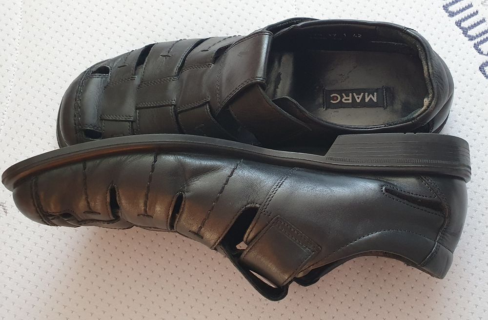 Vând pantofi bărbați