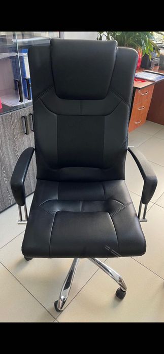 Продается кожаное кресло