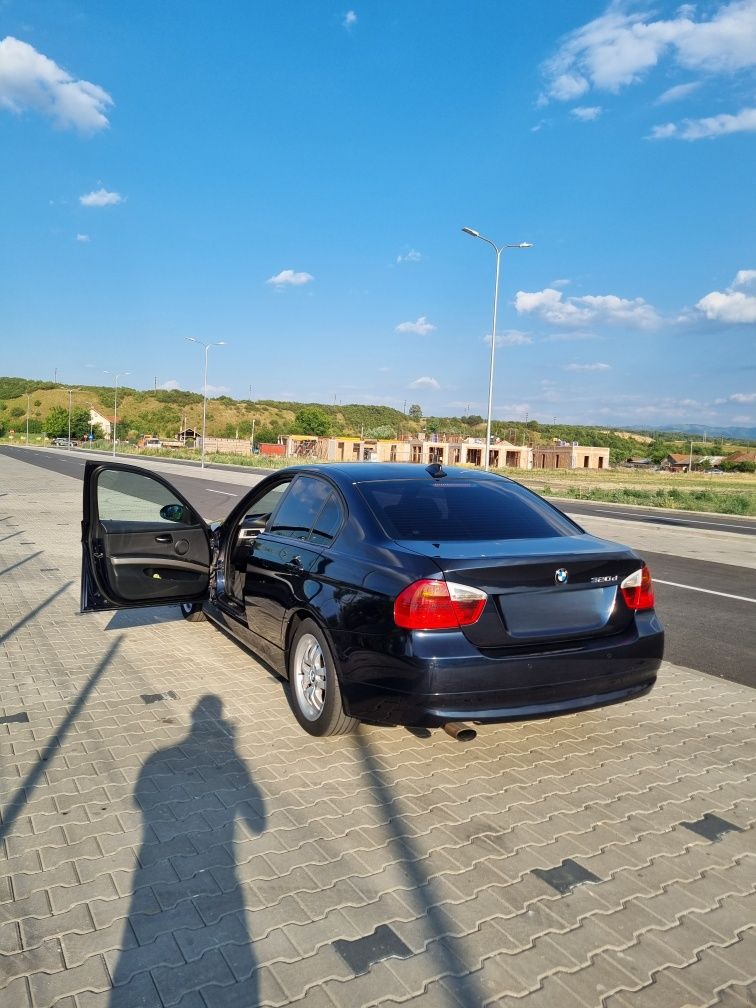 Vând BMW 320d E90