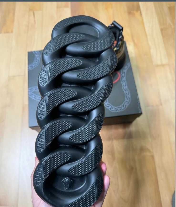 Versace chain reaction black and gold