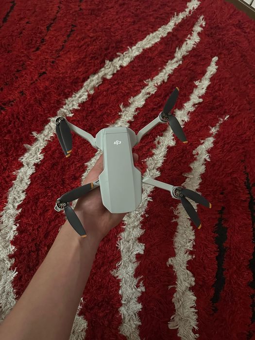 drona dji mini 2