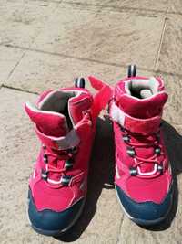 Pantof sport gheata roz