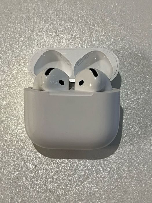 Продам AirPods 4 с активным шумоподавлением