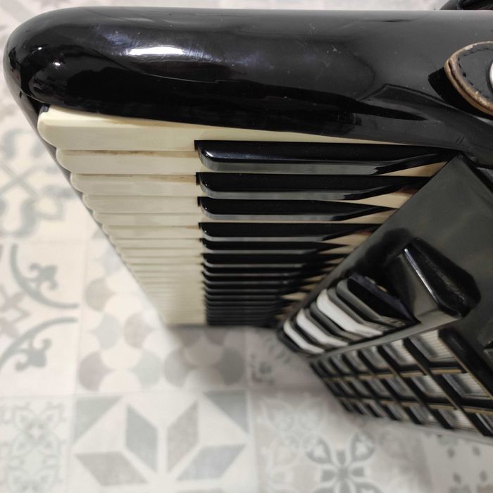 Acordeon BAILE 120basi