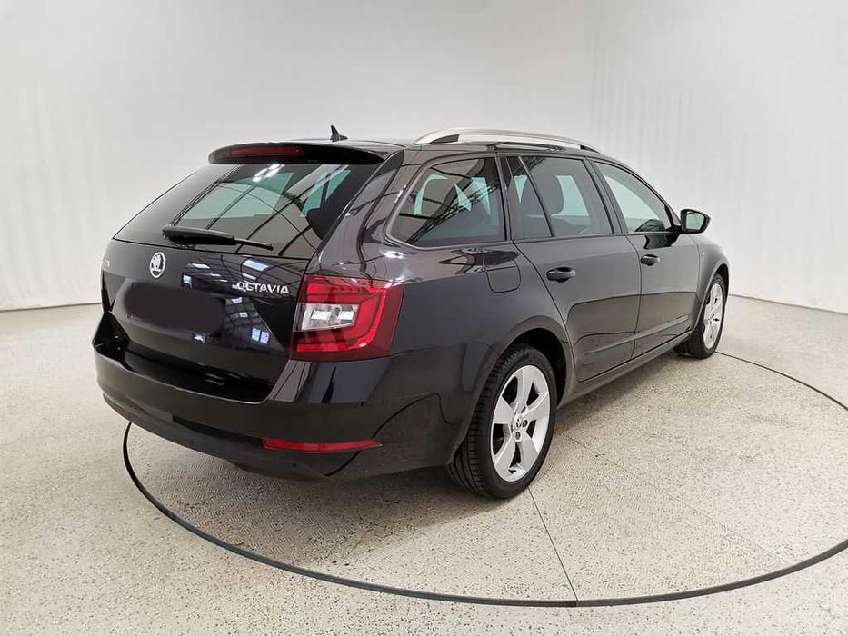 Inchirieri auto masina automata Skoda Octavia