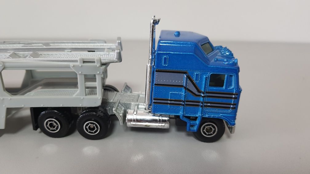 Macheta camion yatming scara 1/64 Kenworth k100