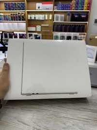 MacBook Air M2 13.6 inch 24 GB 1 TB SDD  STARLIGHT