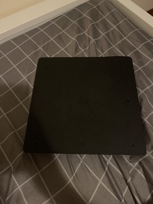 Ps4 slim с 4 игри и кабели